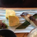 星のや竹富島 - 焼き物‥鰆の塩麹焼き・アーサーの出汁巻き卵