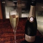 星のや竹富島 - スパークリングワインで乾杯