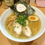 麺屋 すずらん - 鶏出汁のしおらーめん @780円
