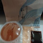 シャトレーゼ - 料理写真:★★★わらび餅 325円 柔らかくてメチャクチャ美味しいが、お皿が必要で食べづらい。