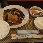 中華厨房 四川 - 日替りランチの肉と茄子の炒め700円