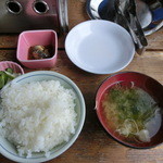 浜茶屋網元 - 2015年5月：白はま御膳(\1450)…ご飯、お味噌汁、香の物、小鉢（さんまの甘辛煮？）付きでした