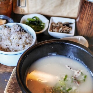 韓国スープ定食 ピニョ食堂_0