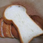 テーラ・テール - 牛乳とバター　カットしてもらいました