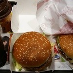 マクドナルド 4号線宇都宮泉が丘店 - てりやきマックバーガー、ビッグマック、カフェラテS、アイスコーヒーM