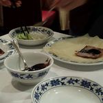 重慶飯店 - 北京ダック 巻き巻き～