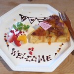 ちょこちょこCafe - さつま芋石畳ケーキ　飾りも可愛い　アイスとフルーツ付き