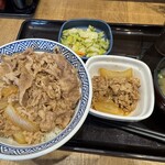 吉野家 - 料理写真:牛丼アタマの大盛、お新香セット