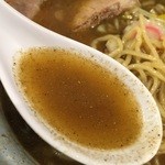 てのごい屋 - 清湯スープに煮干しのチューニング。