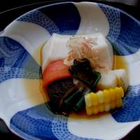 京都 吉兆 名古屋店 - 松花堂　先付　胡麻豆腐。