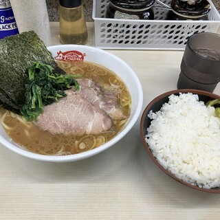 ラーメン 町田家_1