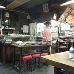 大甚 - 店内 料理卓周辺