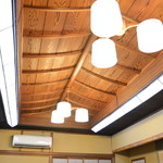 日の出 - 細工の細かい舟形天井