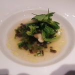 NARISAWA - 駿河湾からの伊勢エビ。サッパリで美味い。スープも美味い。