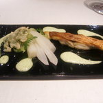 NARISAWA - 魚がちょっと小さめで火が入りすぎていました。付け合わせの野菜は美味い