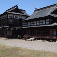 上杉伯爵邸 - 庭からの伯爵邸