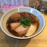 地球の中華そば - 醤油チャーシュー味玉入り