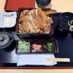 鰻の成瀬 - 料理写真:とりうな重 ご飯大盛り