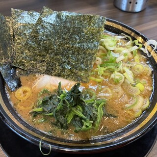 王道家直系 家系ラーメン がく_0