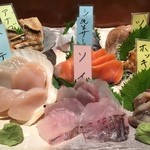 海鮮居酒屋 鮮魚家 本郷三丁目店 - お刺身7点盛り