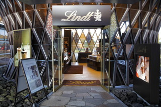 リンツ ショコラ ブティック＆カフェ - 軽井沢プリンスショッピングプラザ店 外観②