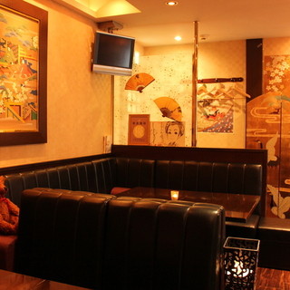 平安時代をイメージした和モダンな空間で楽しいひと時をどうぞ