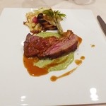 モン・フレーブ - 骨付き子羊のロティ　ロックフォールクリームと子羊のジェ