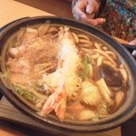 お徳屋 福べい - 味噌煮込みうどん（天ぷら入り）