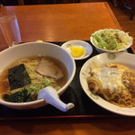 利尻 - ラーメン かつ丼セット