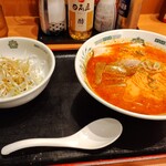 日高屋 - 料理写真:ピリ辛豚骨ネギラーメン。飲んだ後にやってしまった