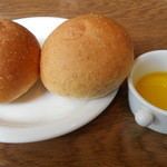 LYS - パンとオリーブオイル