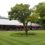 LYS - 庭から見た店舗外観