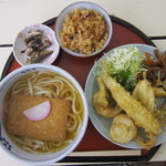 岡田浦漁港 - 岡田浦定食全体