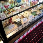 ルシェルシュ 本店 - かわいいケーキたくさん。