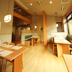 味処みずほ - テーブル席　＊半個室利用可