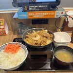 吉野家 - 料理写真:牛鉄板焼肉定食(生たまご) 2026/9/15