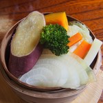 茶寮 大路 - 地獄蒸しランチ：野菜（玉ねぎ、人参、かぼちゃ、大根、キャベツ、さつま芋、ブロッコリ）