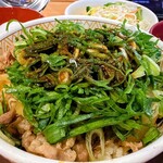 すき家 - 料理写真:ランチ ネギ玉牛丼 サラダセット 860円