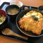 道の駅 但馬のまほろば 茶すり庵 - チキンカツ丼小うどんセット