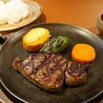 Beef Club Noel - 松阪牛ヒレ(150g・6750円)にライス(200円)