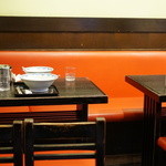 博多麺房 赤のれん - 店内