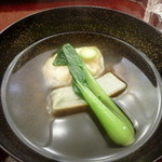 懐石料理 桝田 - 御椀（蟹しんじょう、ヨモギ麩）