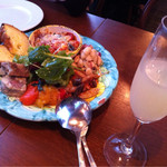 トラットリア・築地パラディーゾ - お酒も昼からいけちゃう♡