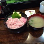 脳天剥き身丼950円