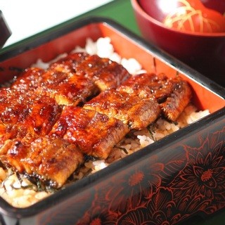 鰻重シングル…2,860円・ダブル3,630円（通年OK）