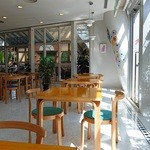 Kafe kicchin bono - 店内（窓際は明るいです～）