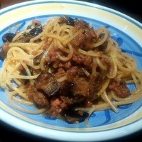 フィーコディンディア - タコのラグーとイタリア産ナス・オレガノのスパゲッティ