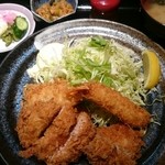 山下軒 - ミックスフライ定食。