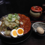 旨辛タンメン 荒木屋 - トッピングの玉子と味玉がタブってしまったが、冷味の緩衝材として最良の働きをする。