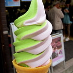 いも吉館 - あじさいソフトクリーム￥330円